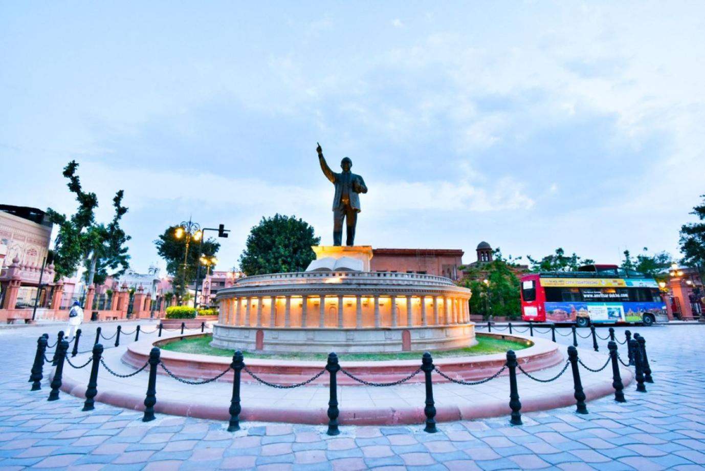 Hotel Rv Golden Amritsar Ngoại thất bức ảnh