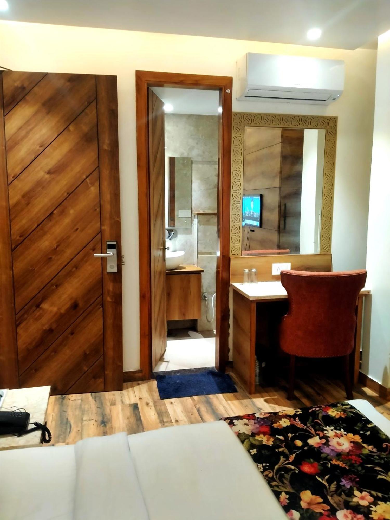 Hotel Rv Golden Amritsar Ngoại thất bức ảnh