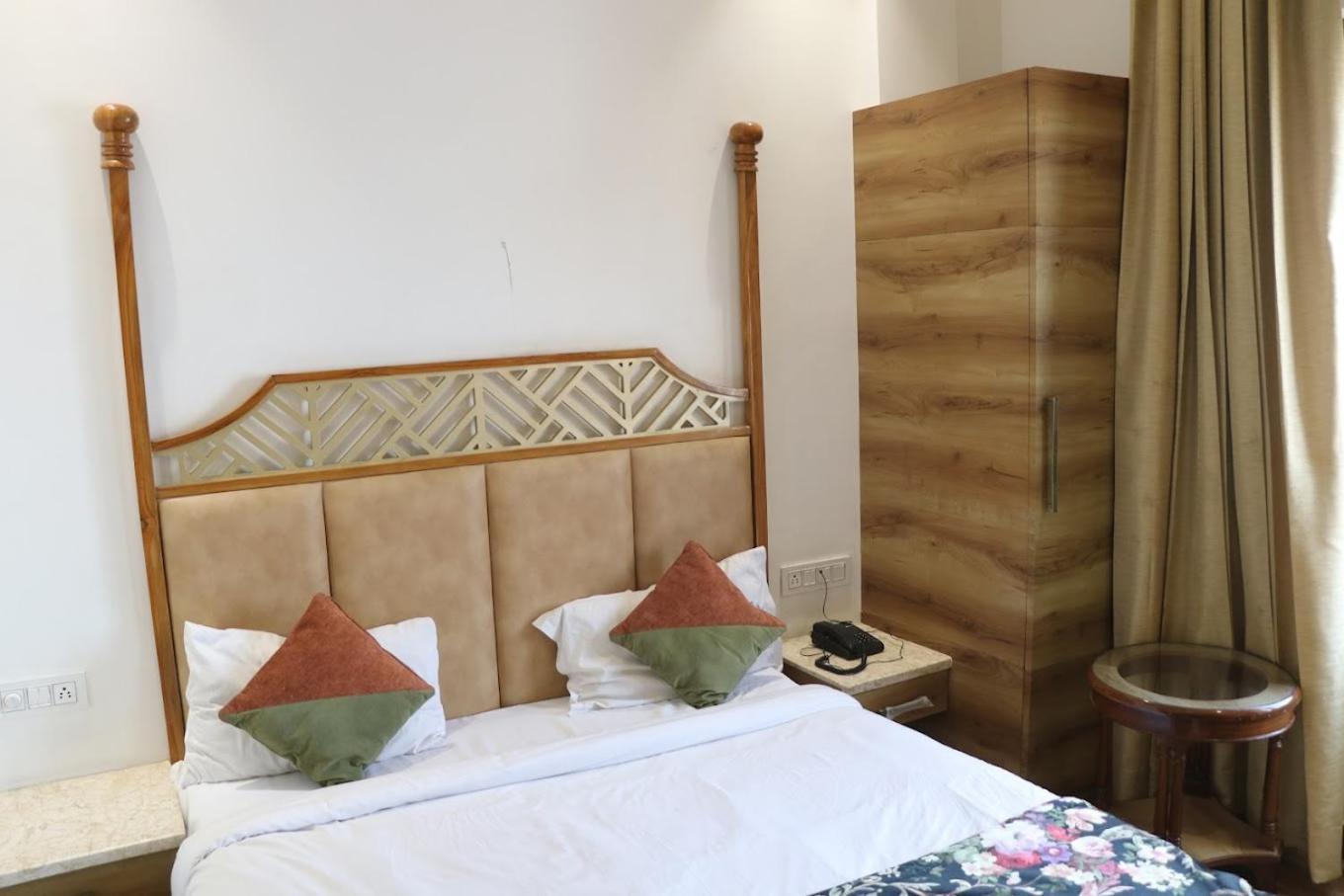 Hotel Rv Golden Amritsar Ngoại thất bức ảnh
